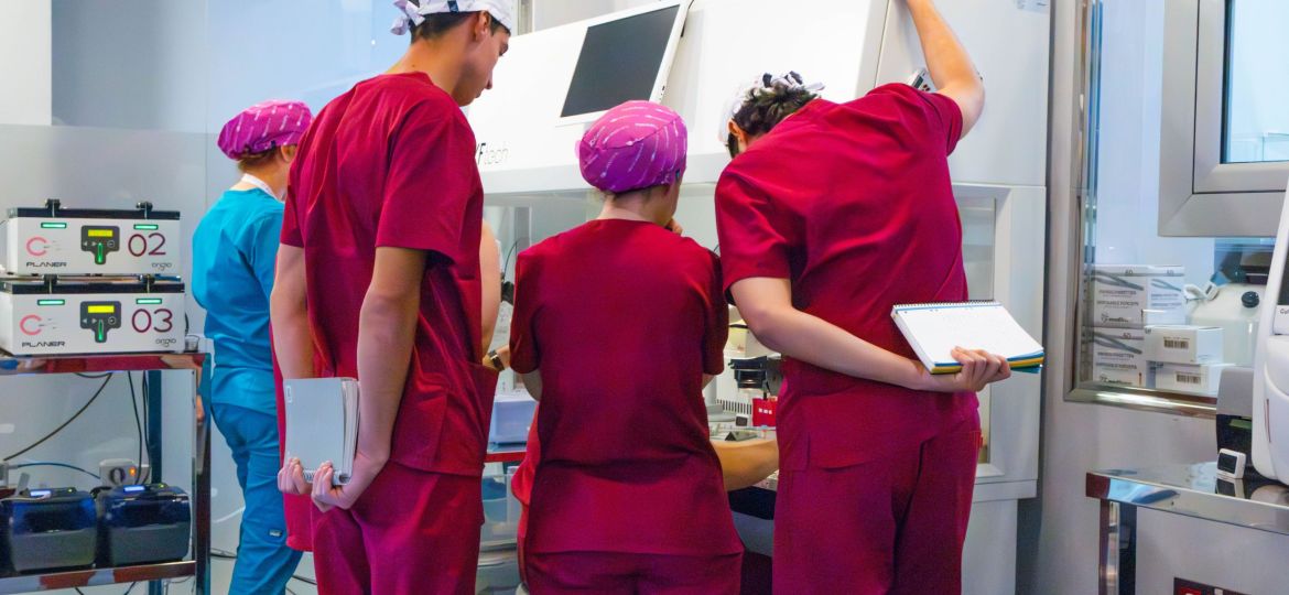 the specialised training of the qualified embryologists